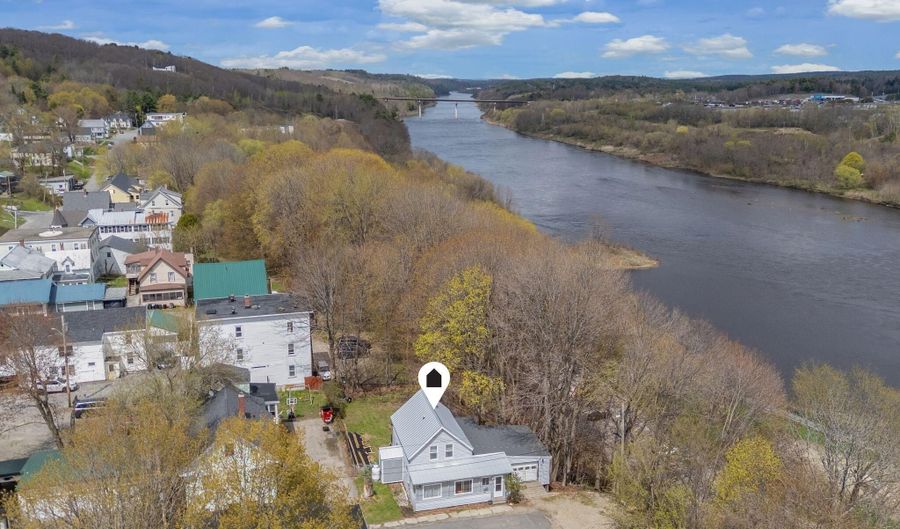 3 York St, Augusta, ME 04330 - 2 Beds, 2 Bath