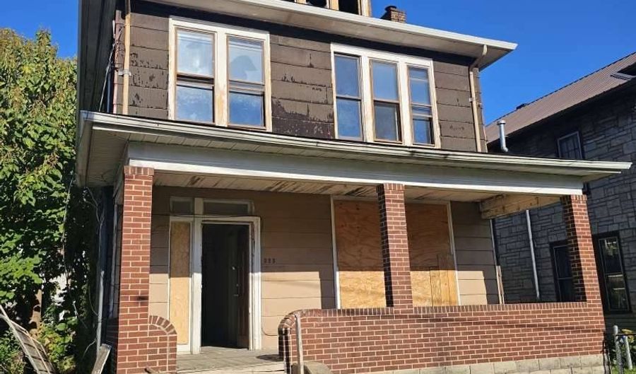 325 Ringo St, Ashland, KY 41101 - 4 Beds, 2 Bath