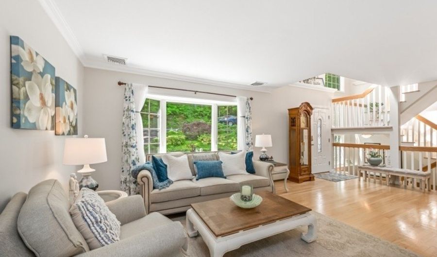 48 Hemlock Ave, Andover, NJ 07860 - 4 Beds, 3 Bath