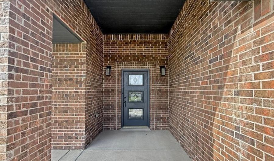 8106 MIAMI, Amarillo, TX 79118 - 5 Beds, 3 Bath