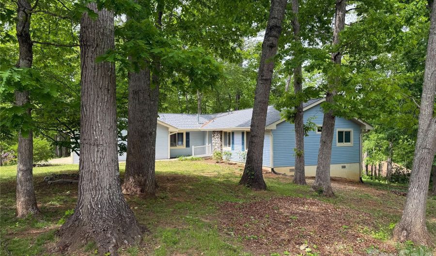 23 Muirfield Dr, Arden, NC 28704 - 3 Beds, 2 Bath