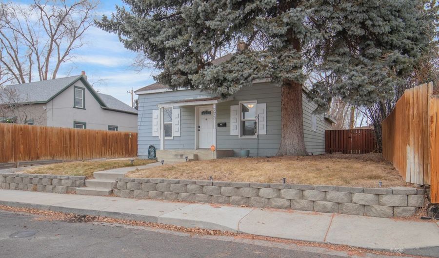 273 Ash St, Elko, NV 89801 - 3 Beds, 2 Bath