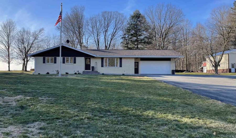 236008 Highway 97, Athens, WI 54411 - 3 Beds, 3 Bath