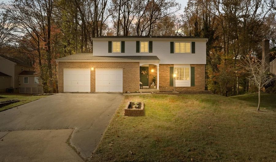 8463 MONARCH Ct, Annandale, VA 22003 - 4 Beds, 4 Bath