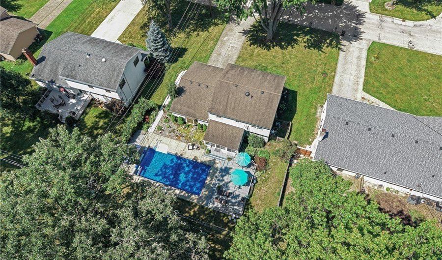 6903 Hidden Valley Dr, Amherst, OH 44001 - 4 Beds, 3 Bath