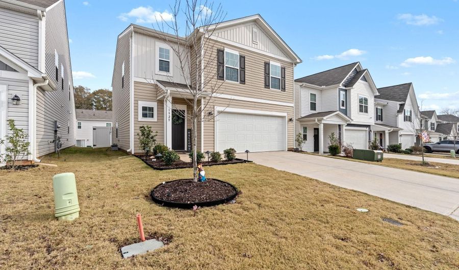 1929 Landrow Ln, Boiling Springs, SC 29316 - 4 Beds, 3 Bath