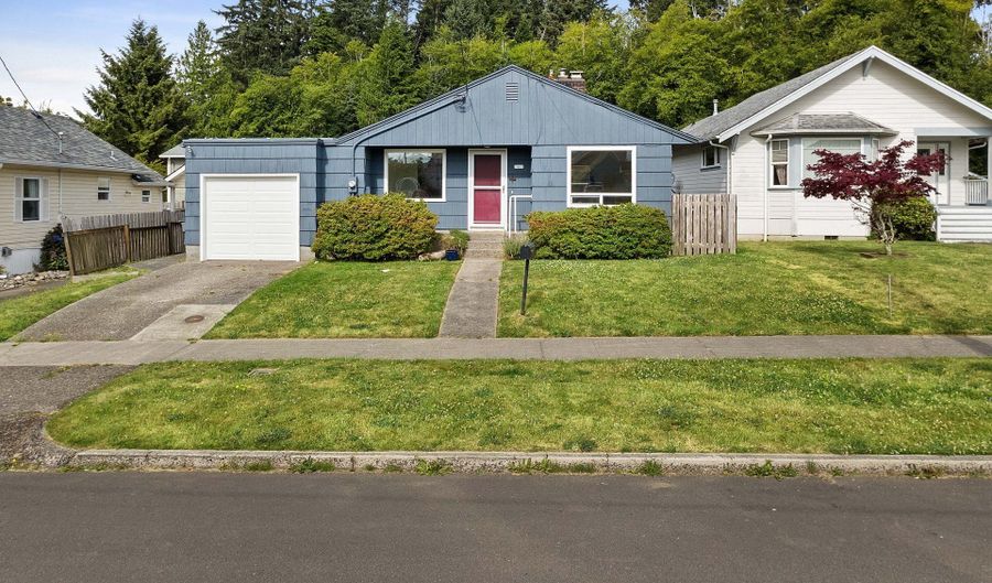 1465 3RD St, Astoria, OR 97103 - 3 Beds, 1 Bath