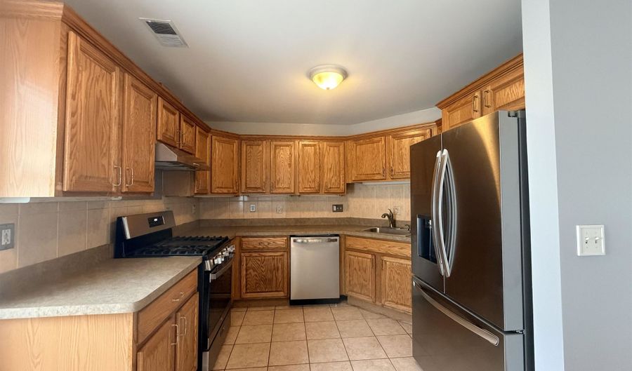 143 W 1ST St 2, Bayonne, NJ 07002 - 3 Beds, 2 Bath