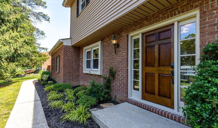 6624 Hitching Post Ln, Anderson Twp., OH 45230 - 4 Beds, 3 Bath