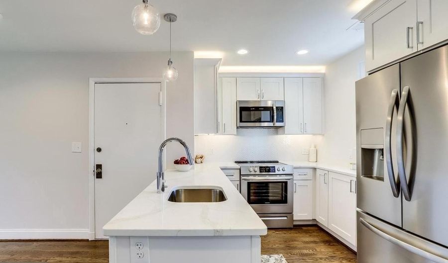 3522 S UTAH St B2, Arlington, VA 22206 - 2 Beds, 2 Bath