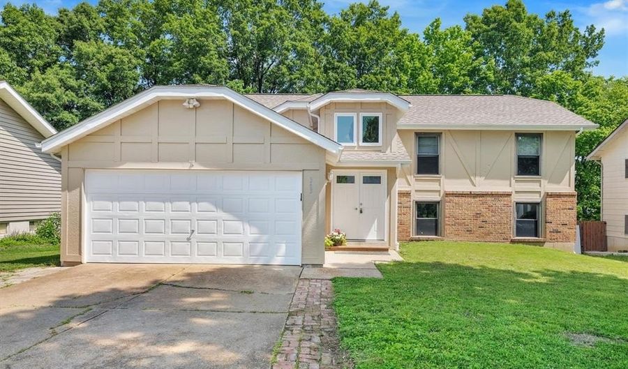 363 Windyoak Dr, Ballwin, MO 63021 - 4 Beds, 3 Bath
