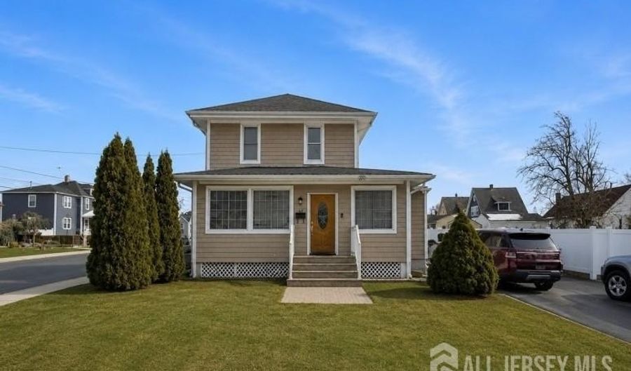 54 E Pennsylvania Ave, Avenel, NJ 07001 - 4 Beds, 3 Bath