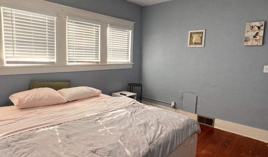 923 Laramie Ave, Alliance, NE 69301 - 5 Beds, 2 Bath