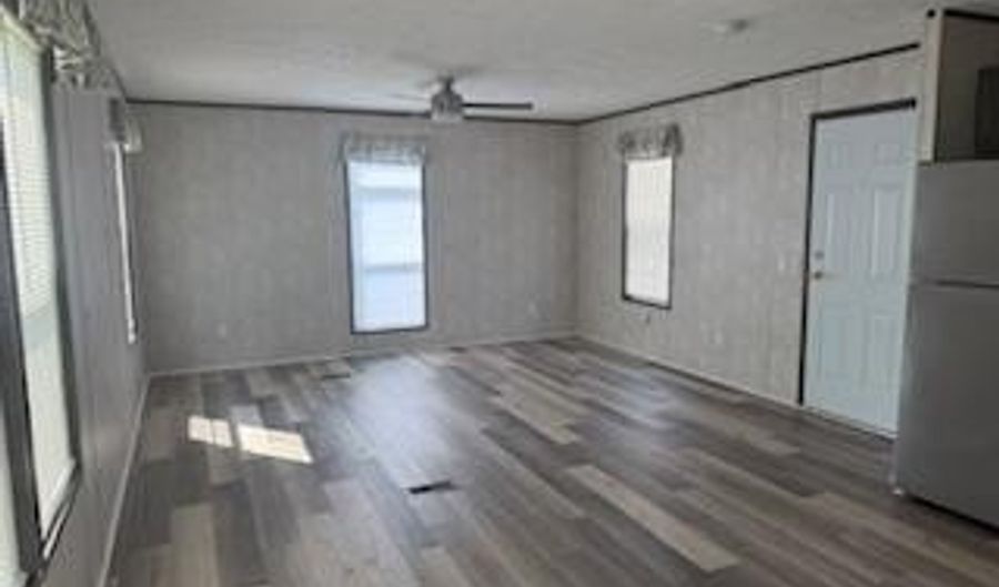 20 RUSTIC Pkwy 111, Madison, WI 53713 - 3 Beds, 2 Bath
