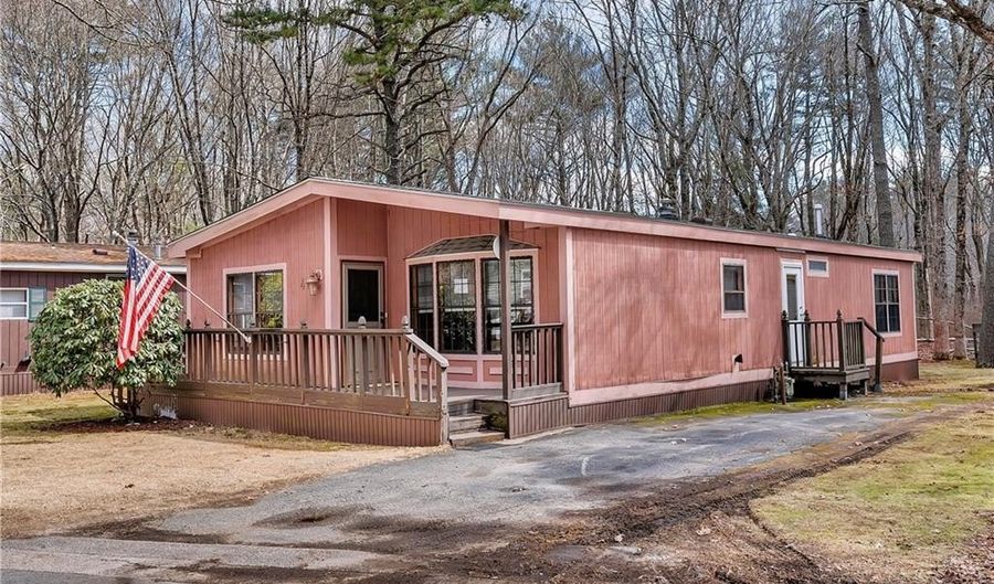 41 Leisure Way, Coventry, RI 02816 - 2 Beds, 2 Bath