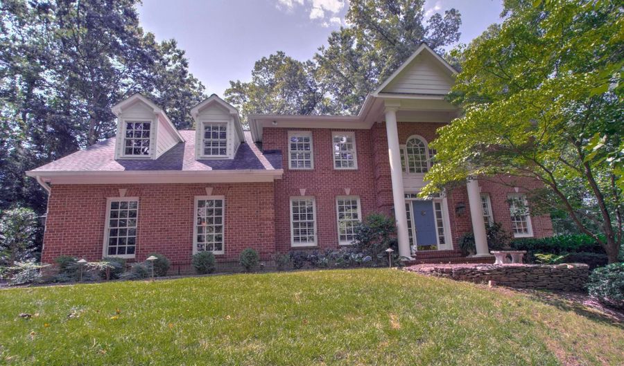 7565 MARSHALL Dr, Annandale, VA 22003 - 5 Beds, 5 Bath
