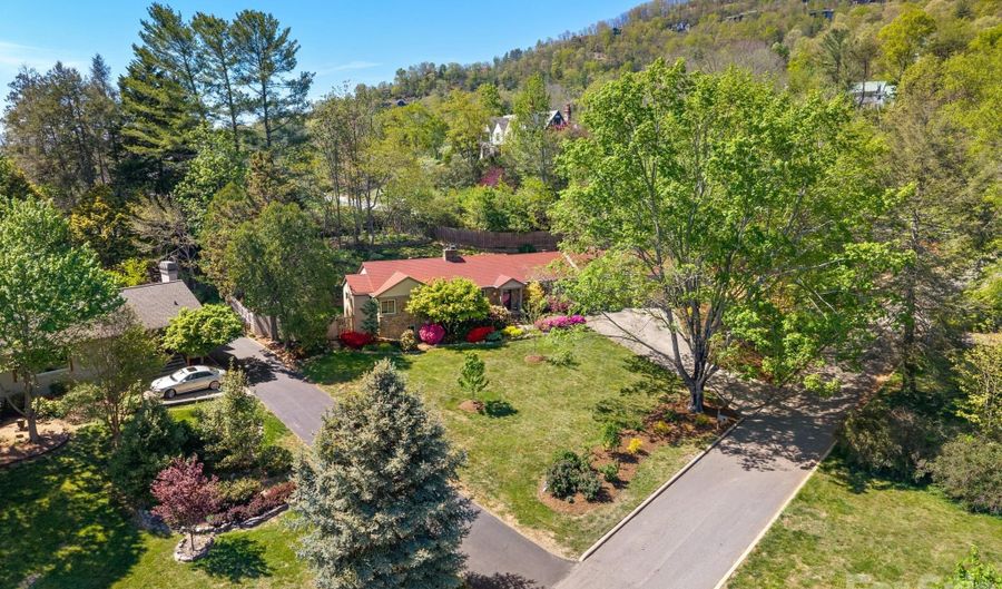 43 Martindale Rd, Asheville, NC 28804 - 3 Beds, 4 Bath