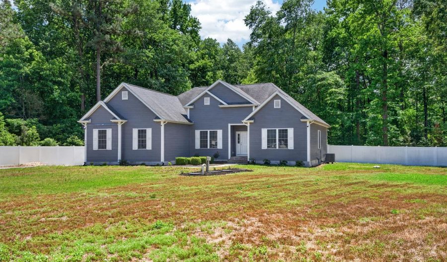5487 FOXSHIRE Dr, Bridgeville, DE 19933 - 4 Beds, 2 Bath