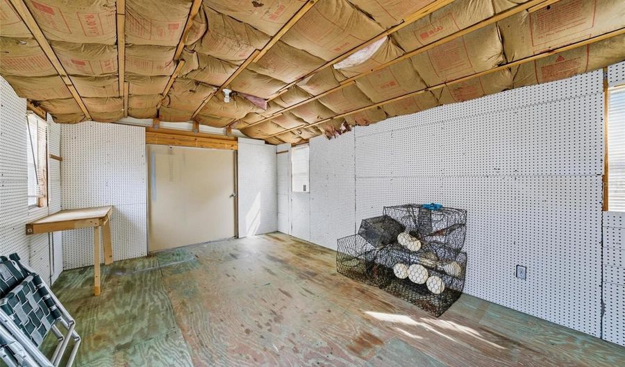 56310 REDBUD Rd, Astor, FL 32102 - 3 Beds, 2 Bath