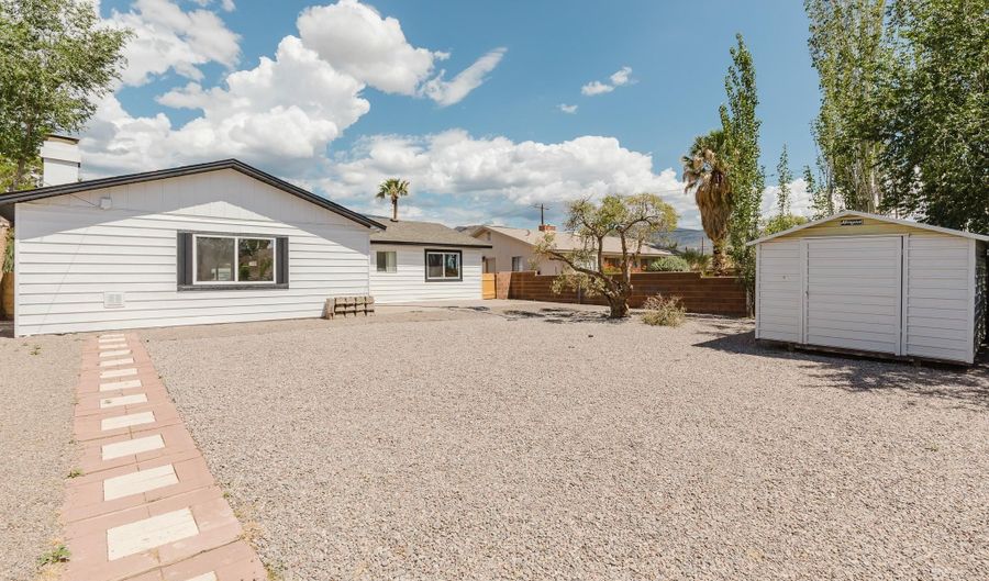 1303 College Ave, Alamogordo, NM 88310 - 3 Beds, 2 Bath