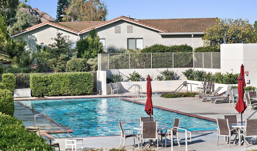 6089 San Dimas Ave, Camarillo, CA 93012 - 2 Beds, 2 Bath