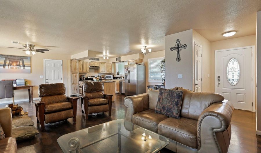 7102 Bohn Blvd, Anderson, CA 96007 - 3 Beds, 2 Bath