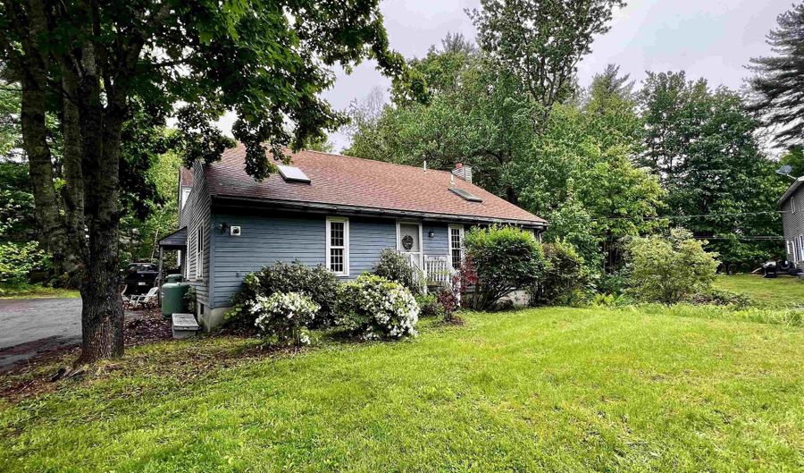 6 Davis Dr, Barnstead, NH 03225 - 3 Beds, 2 Bath