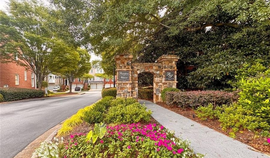 5806 Riverstone Cir 10, Atlanta, GA 30339 - 3 Beds, 4 Bath