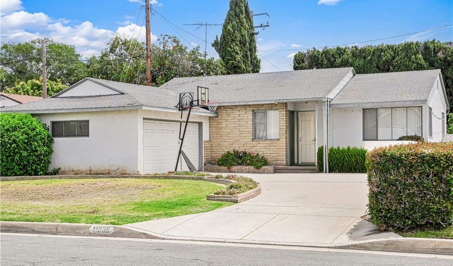 11838 Rimrock Dr, La Mirada, CA 90638 - 3 Beds, 1 Bath