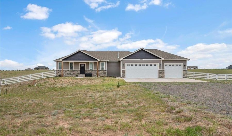 2371 SILVER GATE Way, Cheyenne, WY 82009 - 6 Beds, 3 Bath