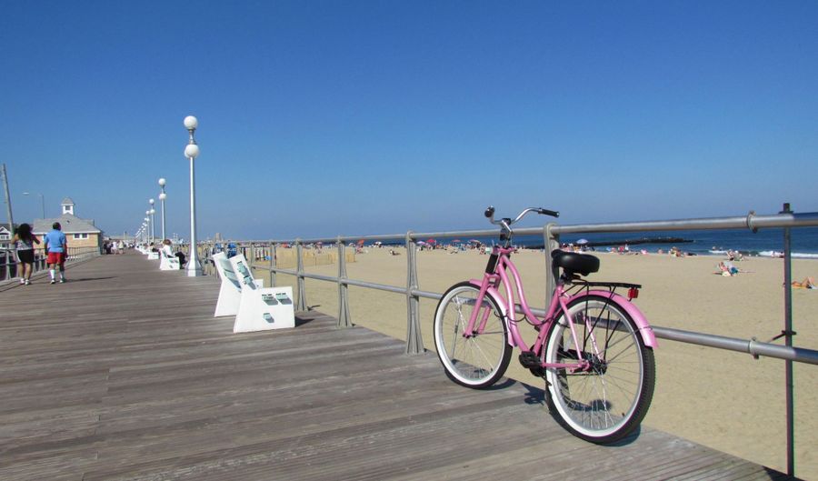 220 Lincoln Ave 1, Avon By The Sea, NJ 07717 - 2 Beds, 2 Bath