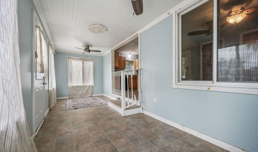 10 N MAIN St, Magnolia, DE 19962 - 4 Beds, 2 Bath