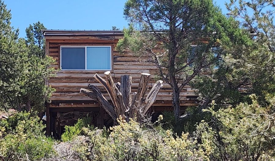 200 Cathedral Vly, Ash Fork, AZ 86320 - 1 Beds, 1 Bath