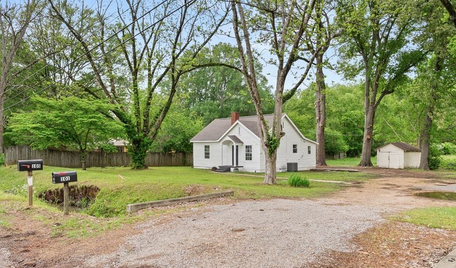 105 Tubbs Rd, Batesville, MS 38606 - 3 Beds, 1 Bath