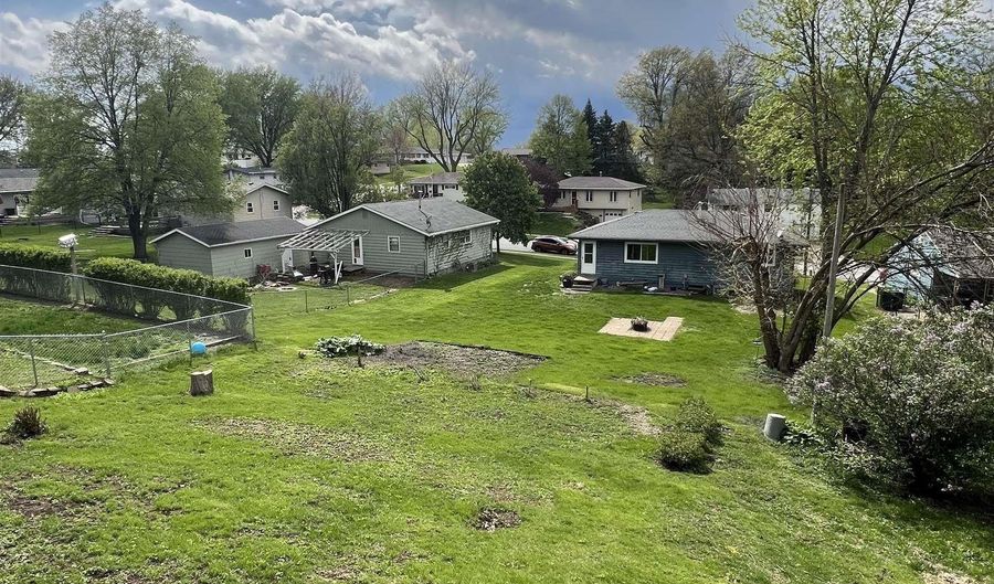 1901 Hillcrest Dr, Atlantic, IA 50022 - 4 Beds, 2 Bath