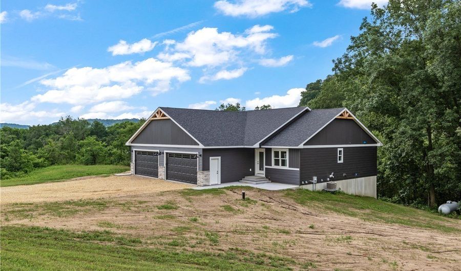 S1546 Shawnee Drive B, Alma, WI 54610 - 3 Beds, 2 Bath