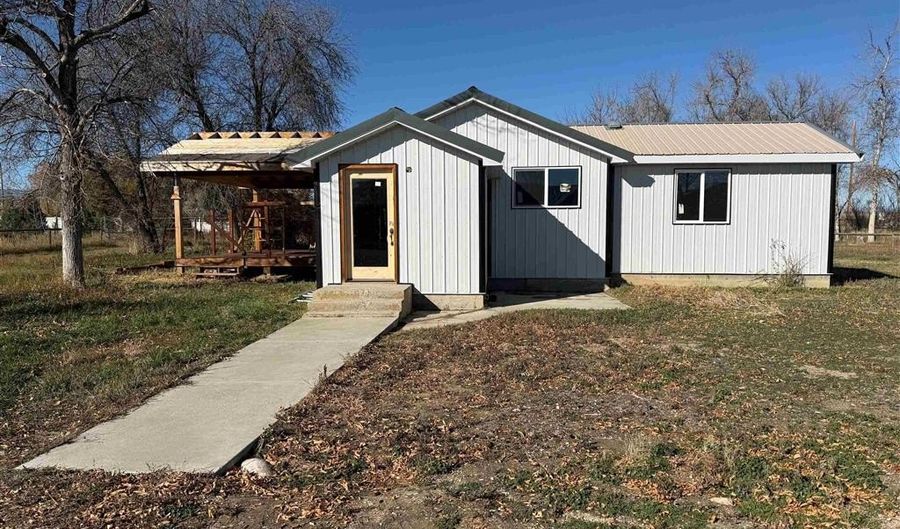 6 Corbett Rd, Cody, WY 82414 - 3 Beds, 2 Bath