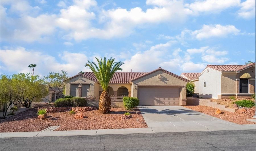 2571 Thatcher Ave, Henderson, NV 89052 - 2 Beds, 2 Bath