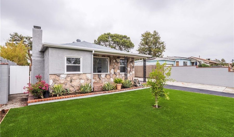 13535 Goleta St, Arleta, CA 91331 - 4 Beds, 2 Bath