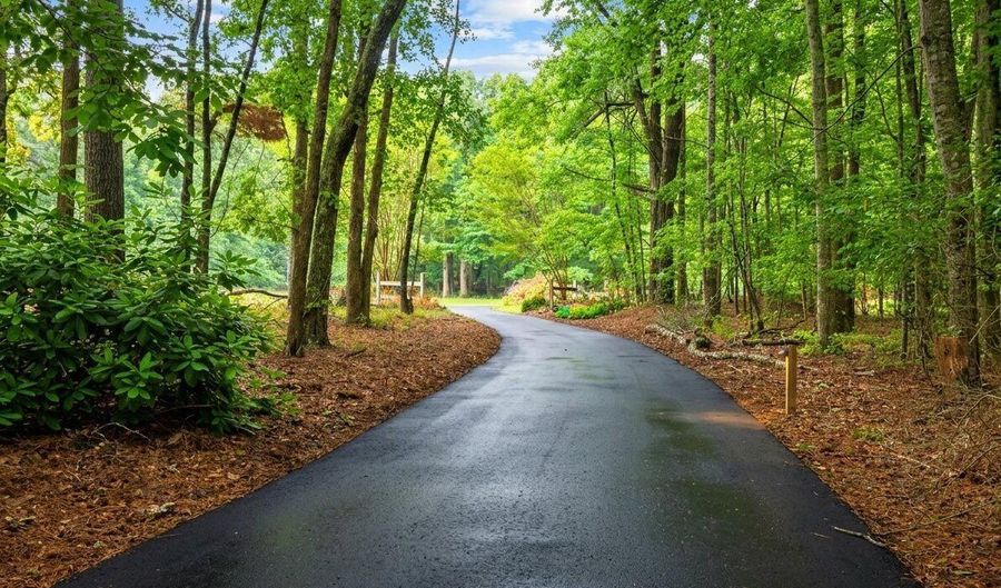 11429 ASSATEAGUE Rd, Berlin, MD 21811 - 5 Beds, 3 Bath