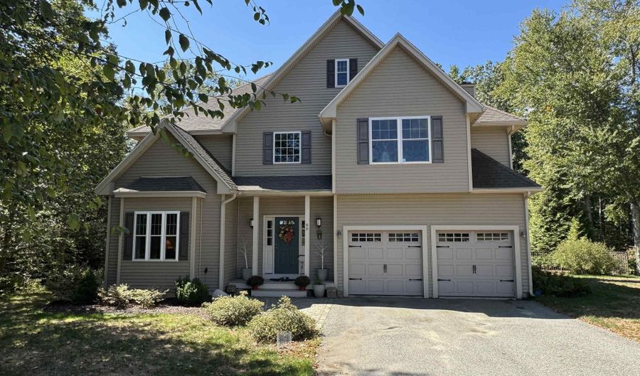 60 Spruce Ridge Dr, Brentwood, NH 03833 - 4 Beds, 3 Bath