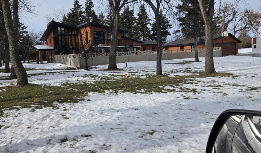 1306 1st St, Britton, SD 57430 - 2 Beds, 4 Bath