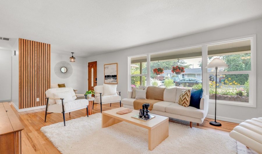 6885 SW PRINCESS Ave, Beaverton, OR 97008 - 4 Beds, 2 Bath