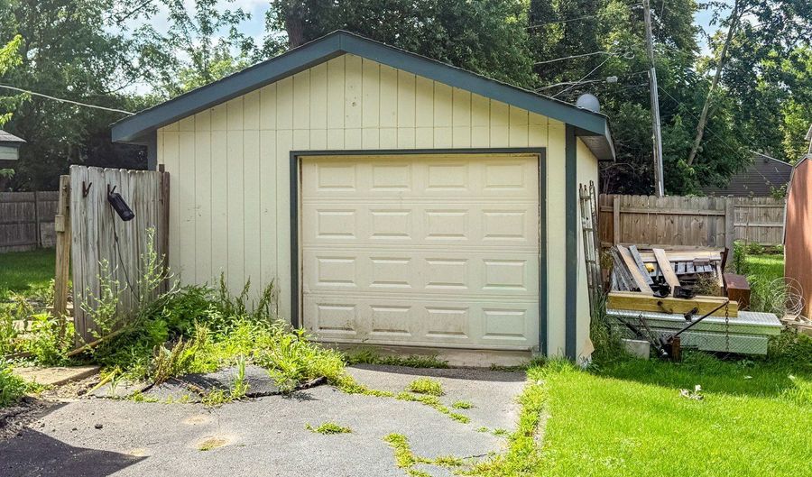 22235 W Greene Ln, Antioch, IL 60002 - 2 Beds, 1 Bath