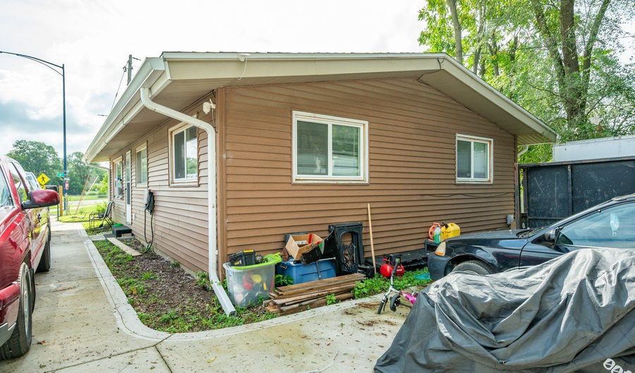 646 SE 26th Ct, Des Moines, IA 50317 - 2 Beds, 1 Bath