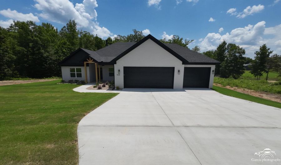 9041 Creek Vw, Bauxite, AR 72011 - 4 Beds, 3 Bath