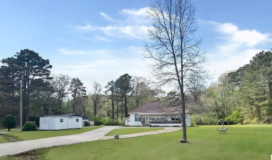9321 CARBON PLANT Rd, Bastrop, LA 71220 - 4 Beds, 2 Bath