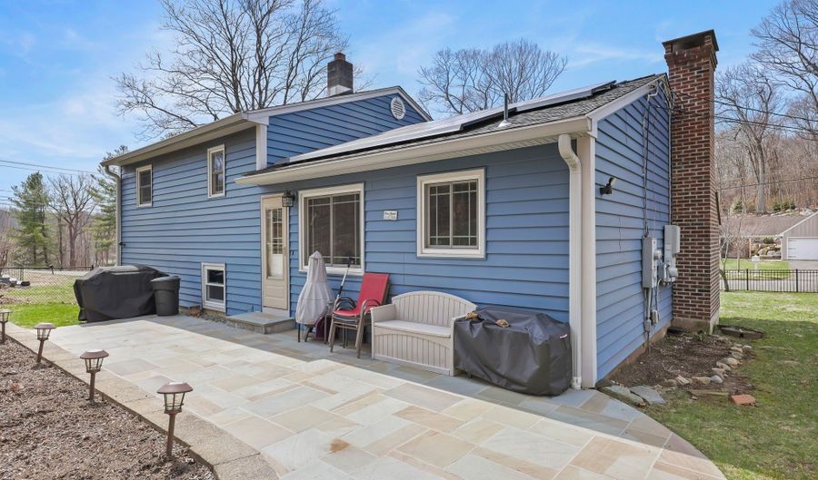 3 Mary Ann Dr, Danbury, CT 06811 - 3 Beds, 1 Bath