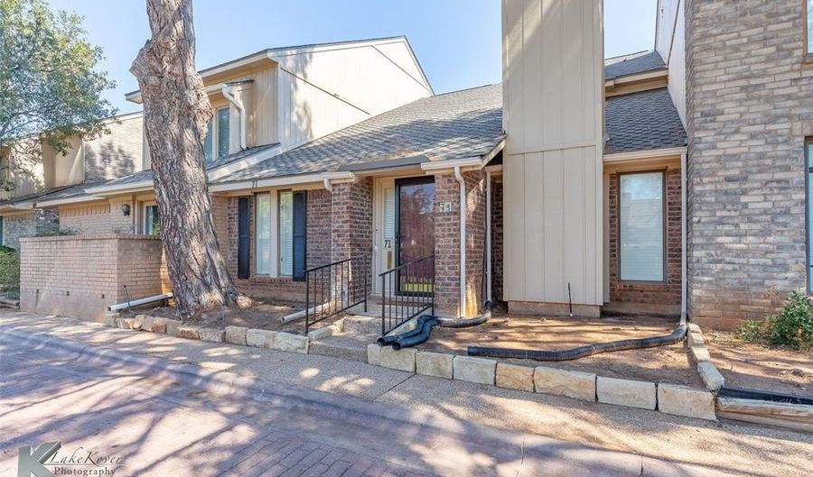 71 Fairway Oaks Blvd, Abilene, TX 79606 - 3 Beds, 2 Bath