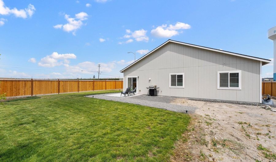 1295 Mary Ave, Benton City, WA 99320 - 3 Beds, 2 Bath